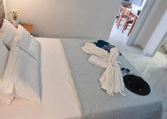 La Maison De Christine -adults Only Oda ve Kahvaltı