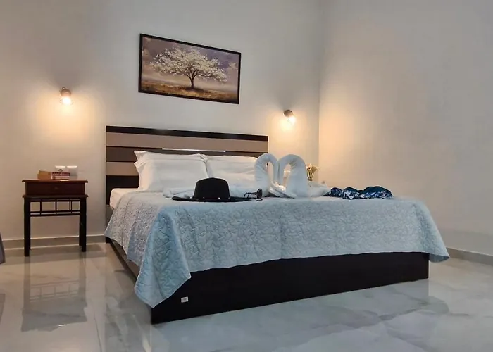 La Maison De Christine -adults Only