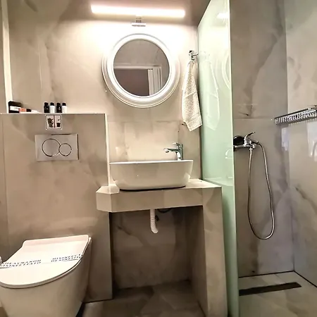 La Maison De Christine -adults Only