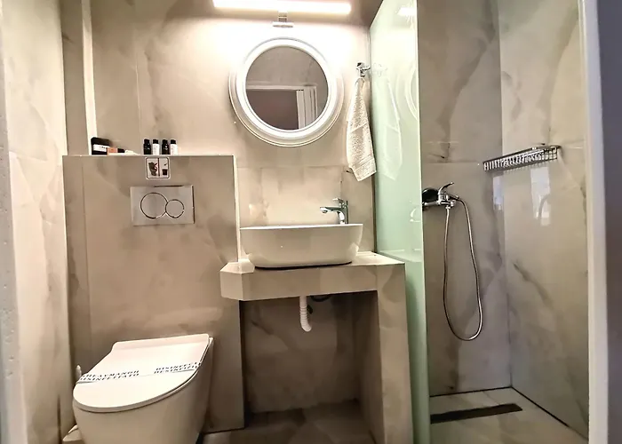 La Maison De Christine -adults Only